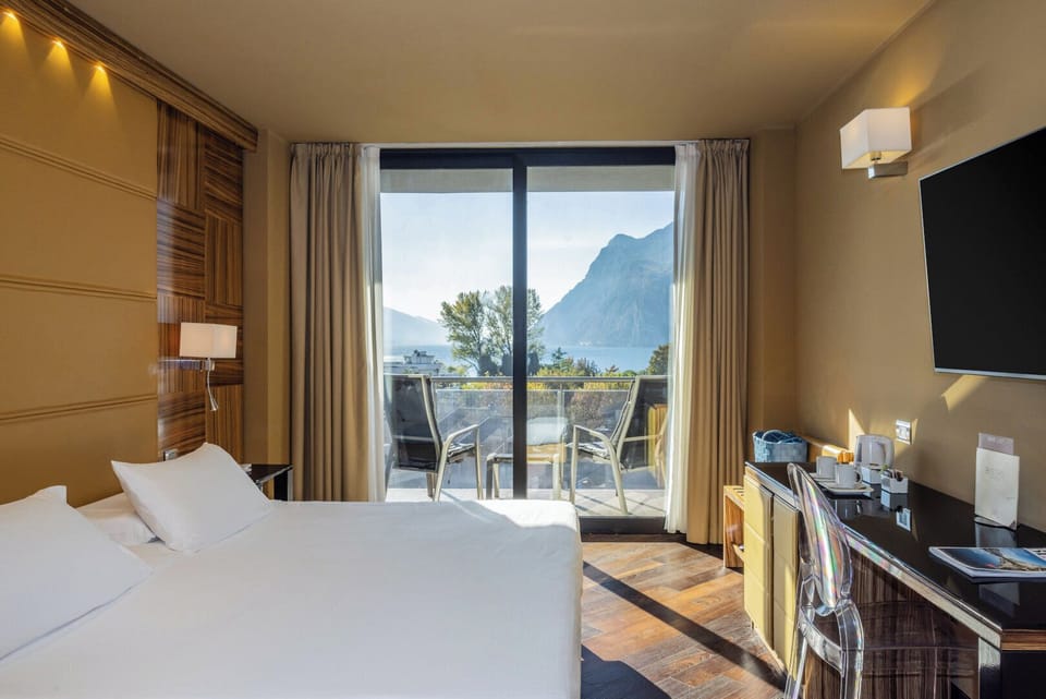 Superior Double Room, Balcony, Lake View (Classic) | Minibar, in-room safe, desk, free WiFi