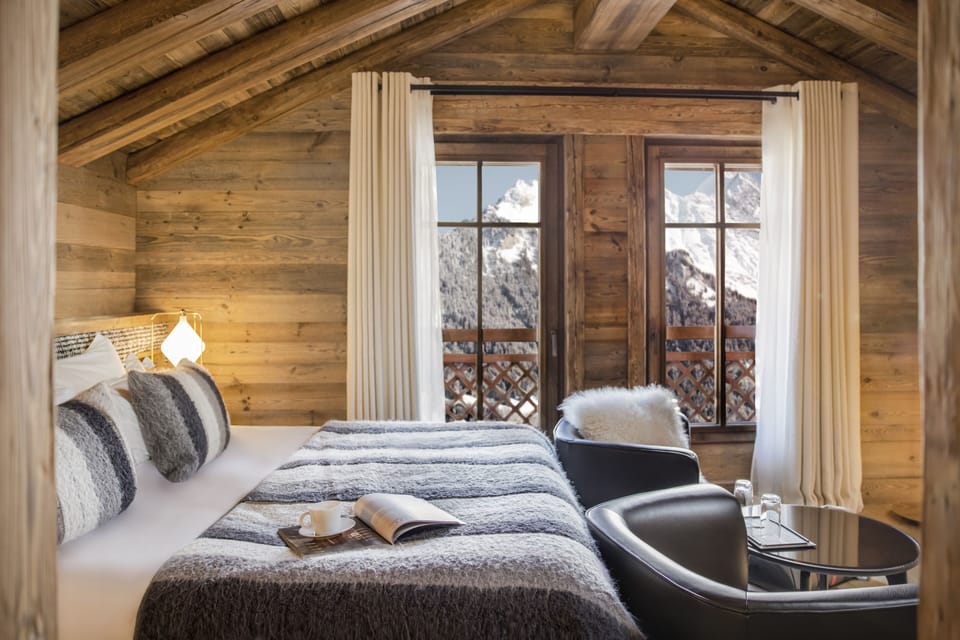 Premium bedding, pillowtop beds, minibar (free items), in-room safe