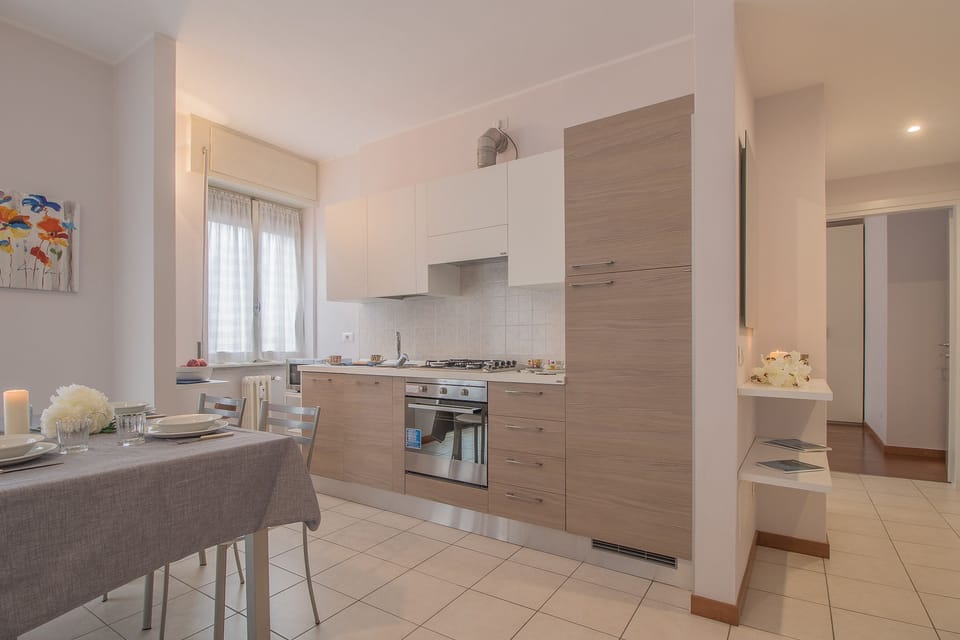 Apartment, 1 Bedroom | Private kitchen | Full-size fridge, microwave, oven, stovetop