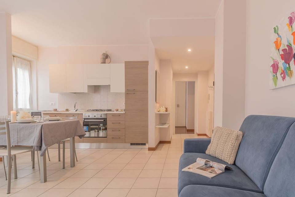 Apartment, 1 Bedroom | Private kitchen | Full-size fridge, microwave, oven, stovetop