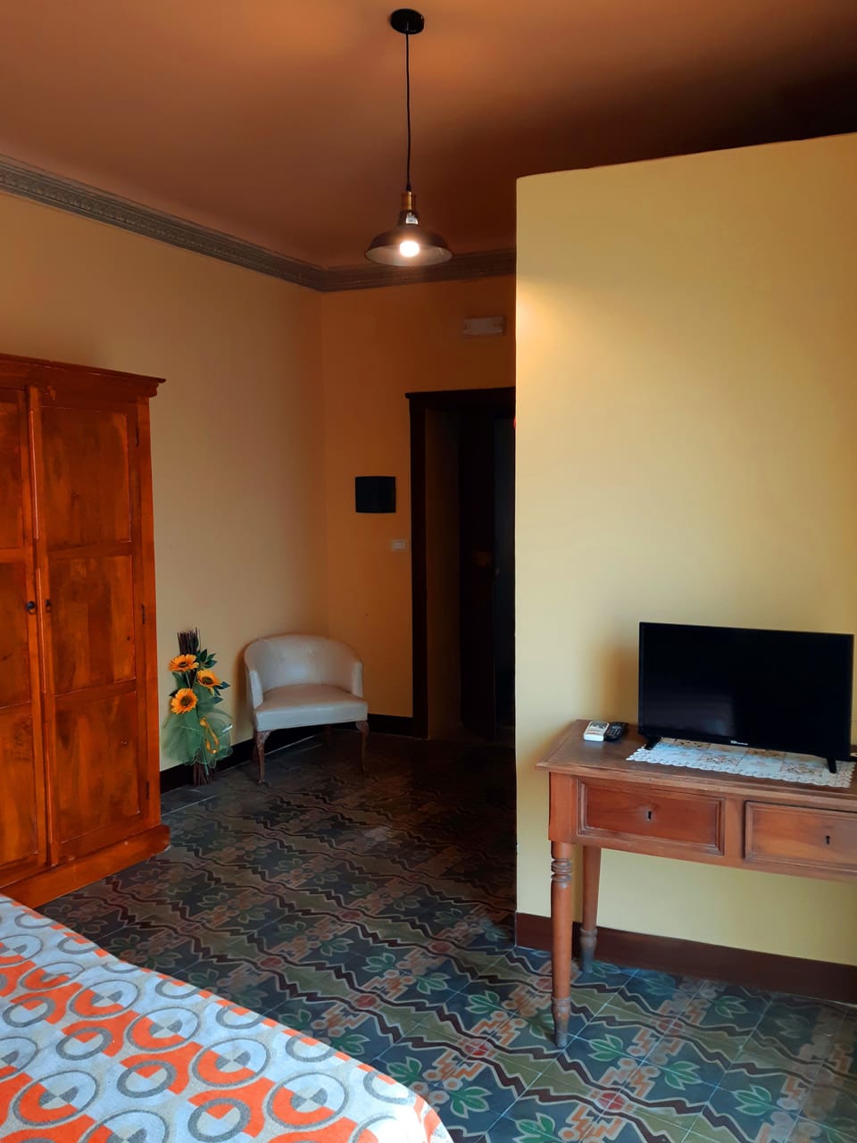 Room amenity