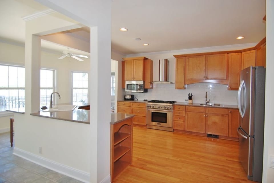 421 SHOR Kitchen