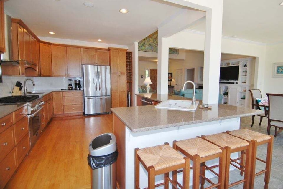 421 SHOR Kitchen