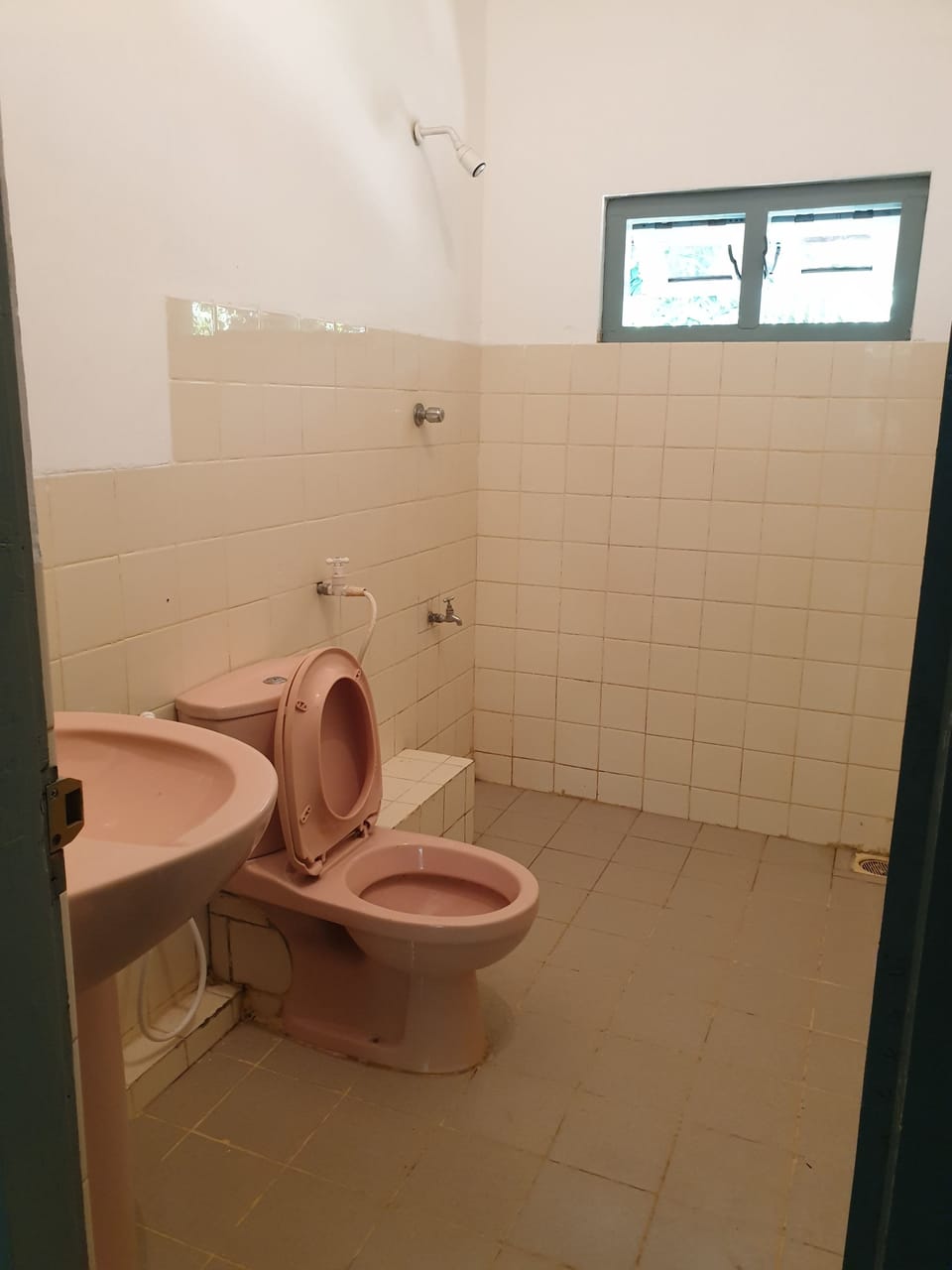 Comfort Shared Dormitory, Mixed Dorm, Accessible, Lake View | Bathroom | Shower, rainfall showerhead, bidet, towels