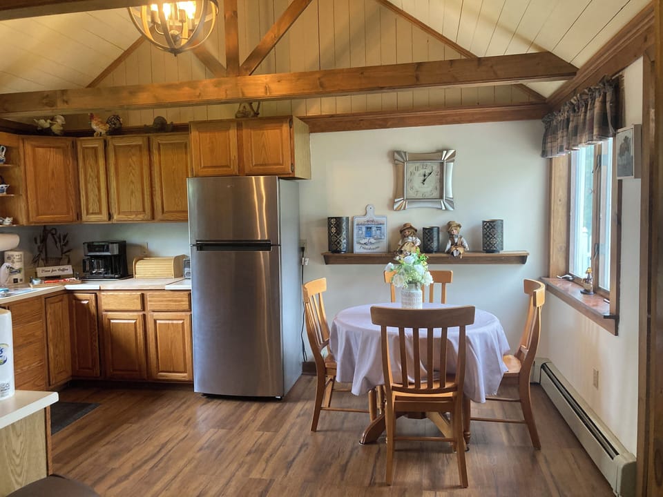 Kitchen Dining Area