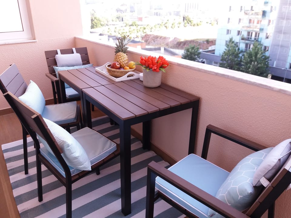 Spacious balcony with access from the living and the kitchen