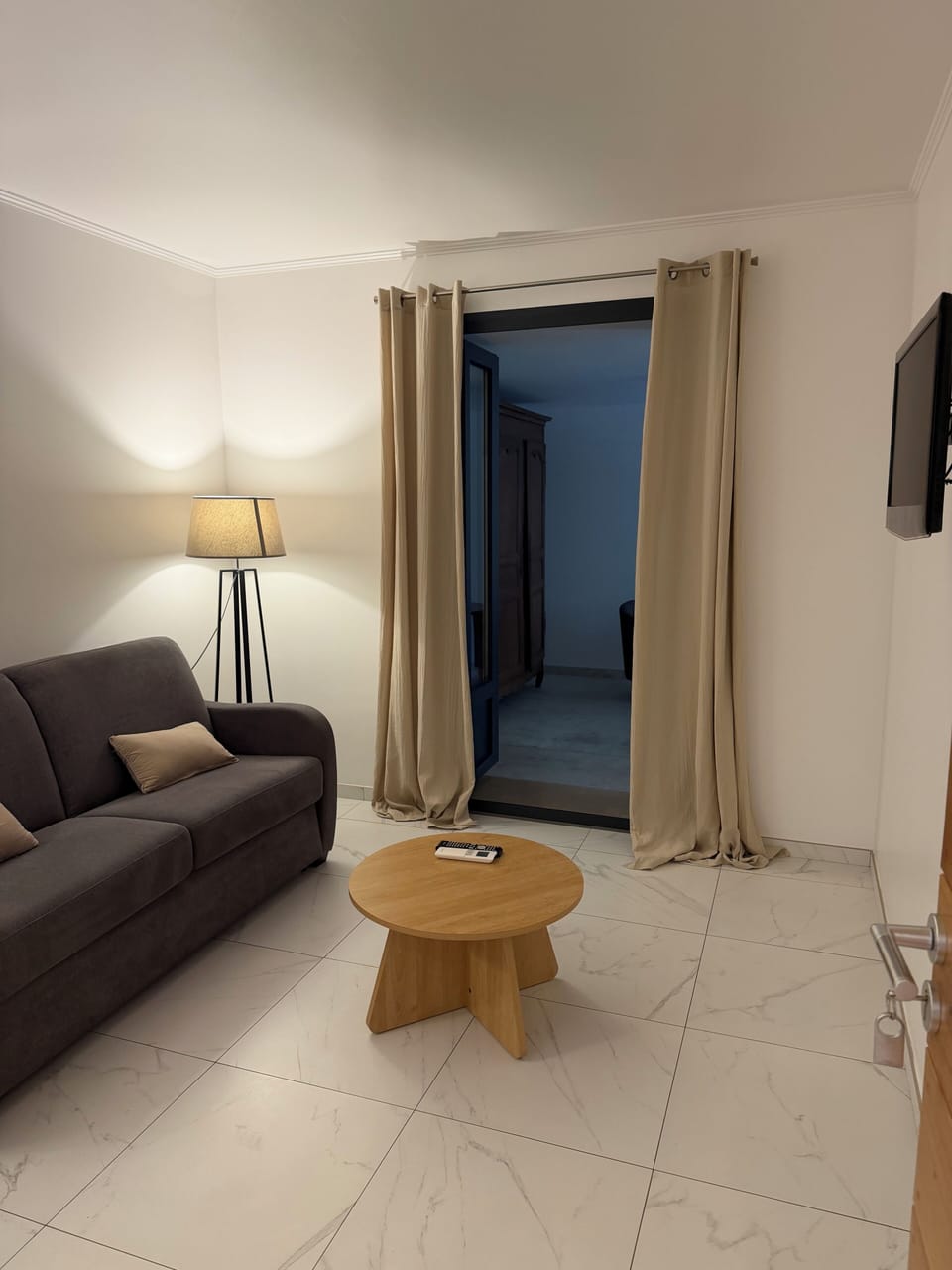Family Room | Living area | Flat-screen TV