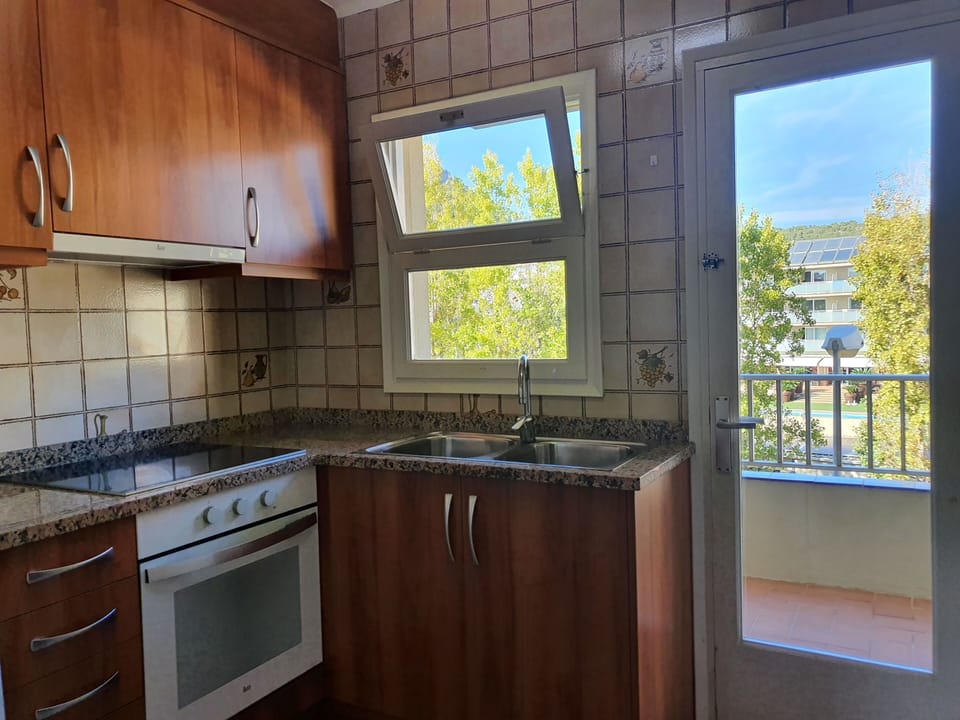 Apartment, 2 Bedrooms | Private kitchen | Full-size fridge, microwave, oven, stovetop