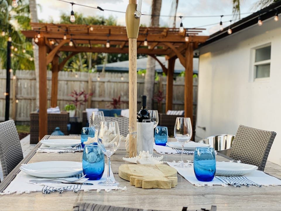 Outdoor dining