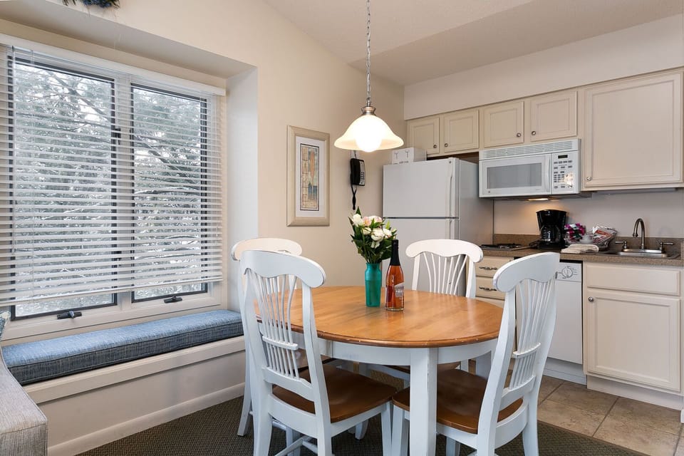 Renovated Kitchenette – Stovetop, microwave, fridge, coffee/tea setup
