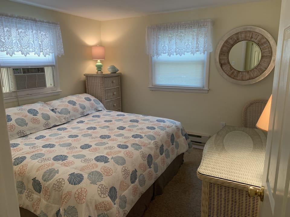 Bedroom 3- Different bedding 