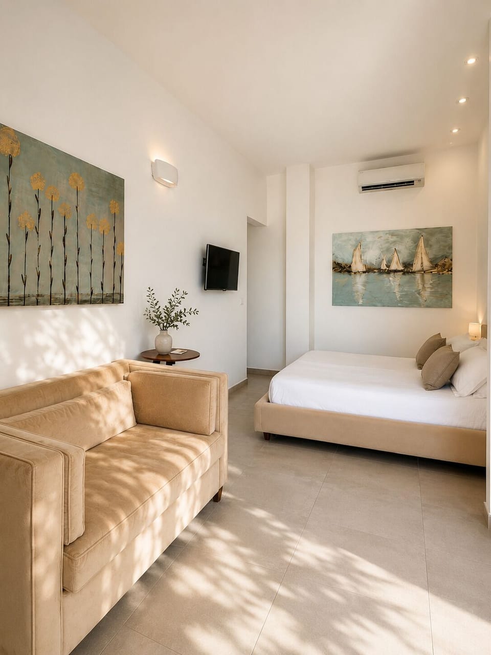 Classic Studio Suite, Balcony (Diorite) | In-room safe, blackout drapes, soundproofing, bed sheets