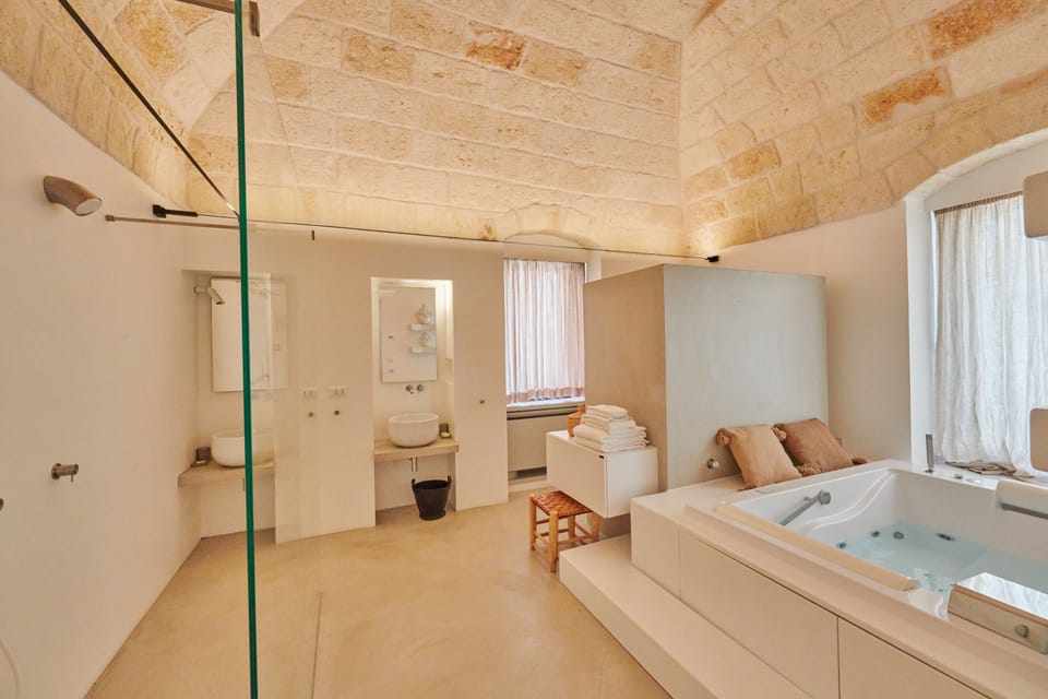 Deluxe Suite, jacuzzi URANIA | Jetted tub