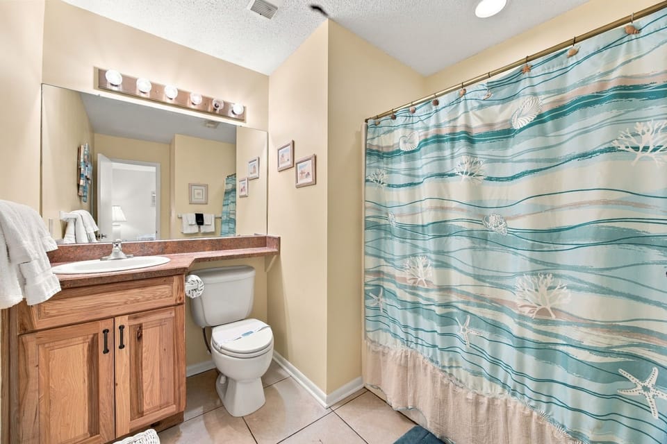 Sandpiper 13B Master Bathroom