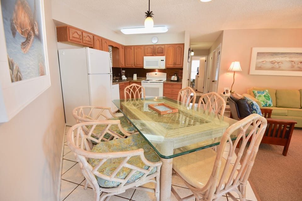 Sandpiper 5A Dining Area