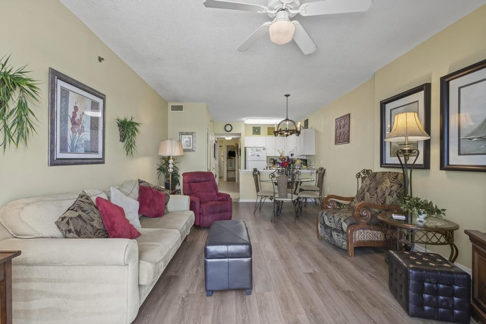 CB603 Living Area