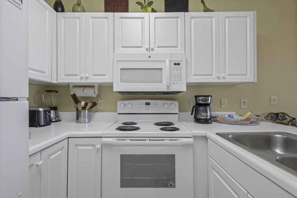 CB603 Kitchen Area