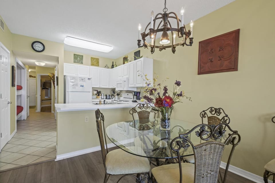 CB603 Dining  Area