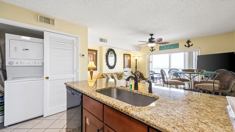 Royal Palms 406
