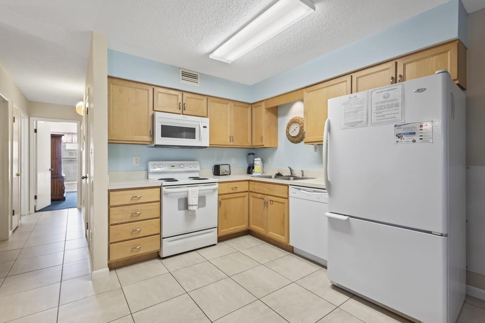 Sandpiper 11B Kitchen Area