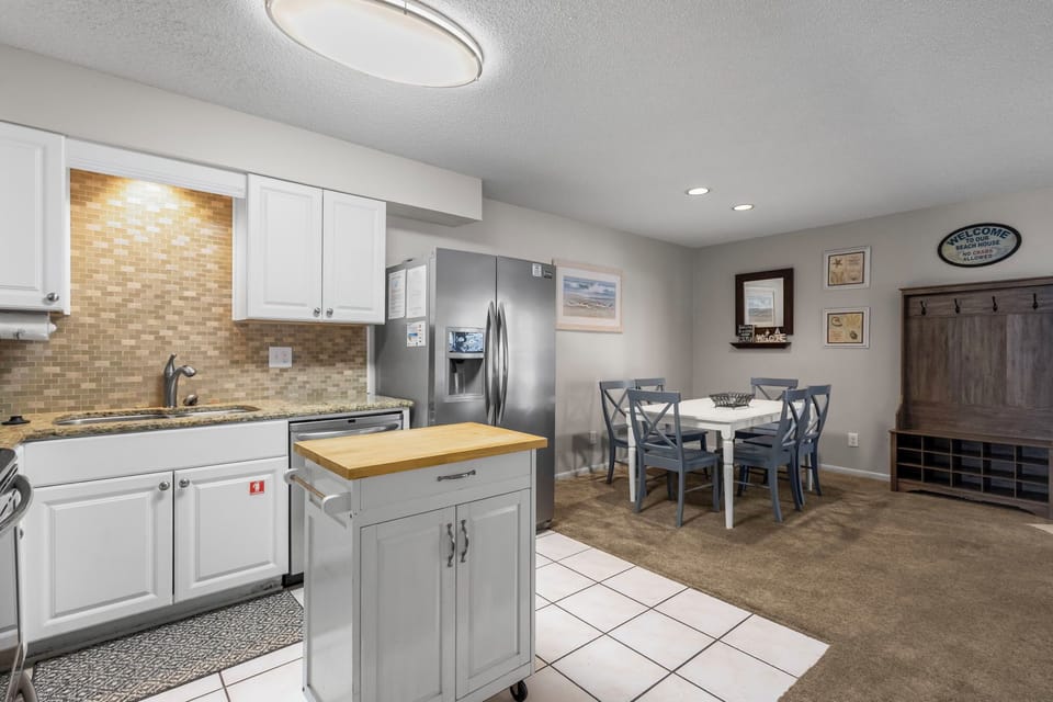 Sandpiper 11A Kitchen into Dining area