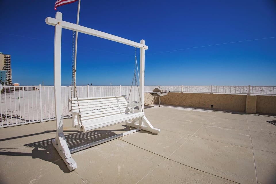 Edgewater Condominium Swing