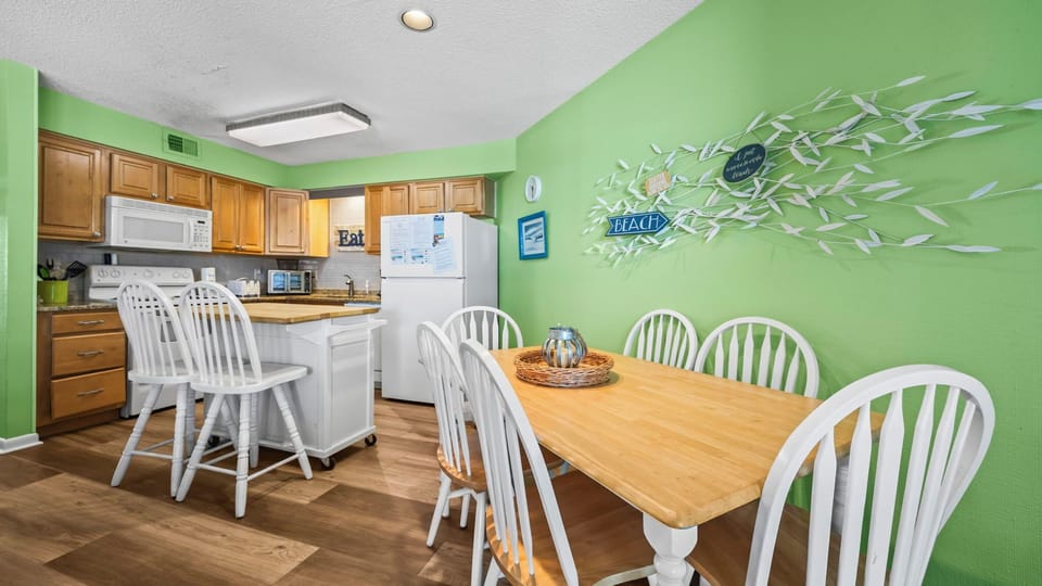 Sandpiper 12C - Dining into Kitchen