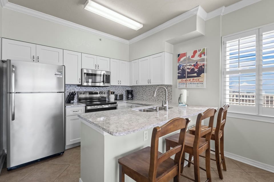 Royal Palms 1403 Kitchen area