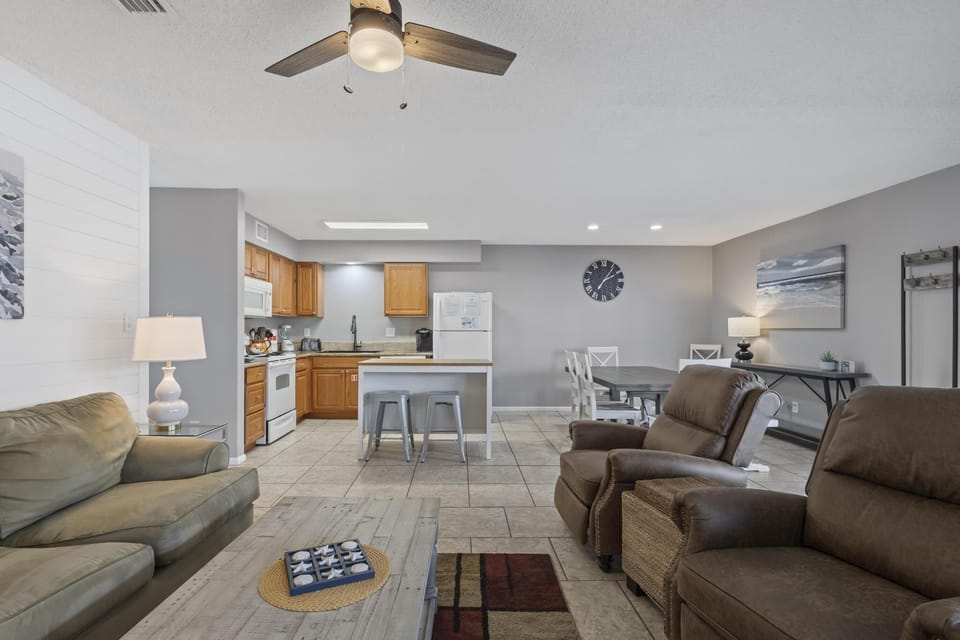Sandpiper 11C Living Area