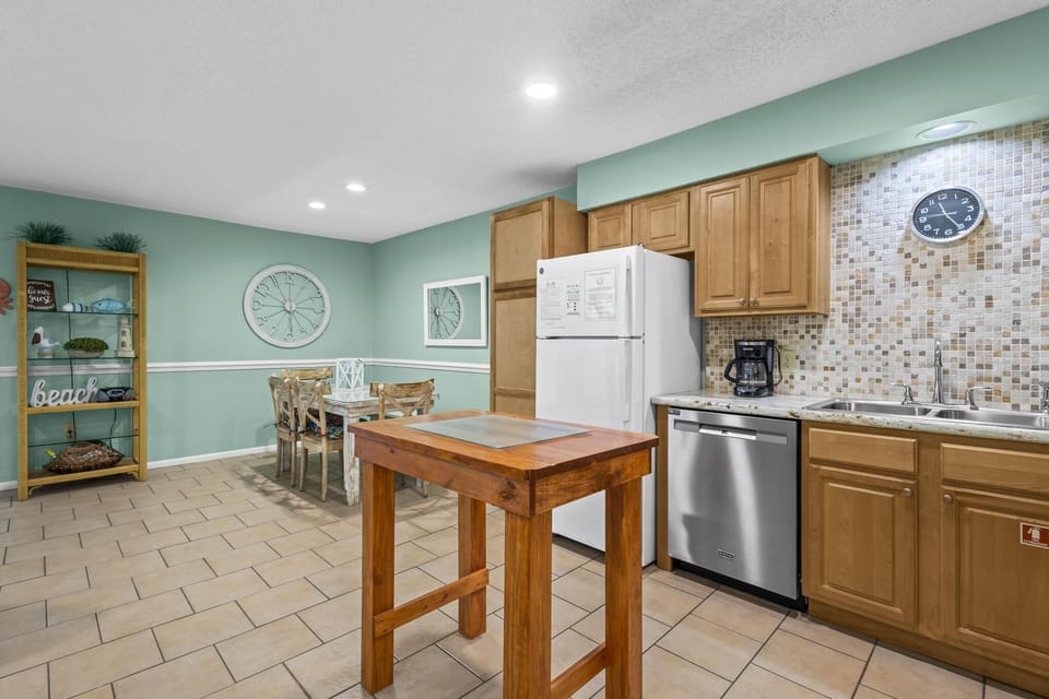 Sandpiper 3B Kitchen Area