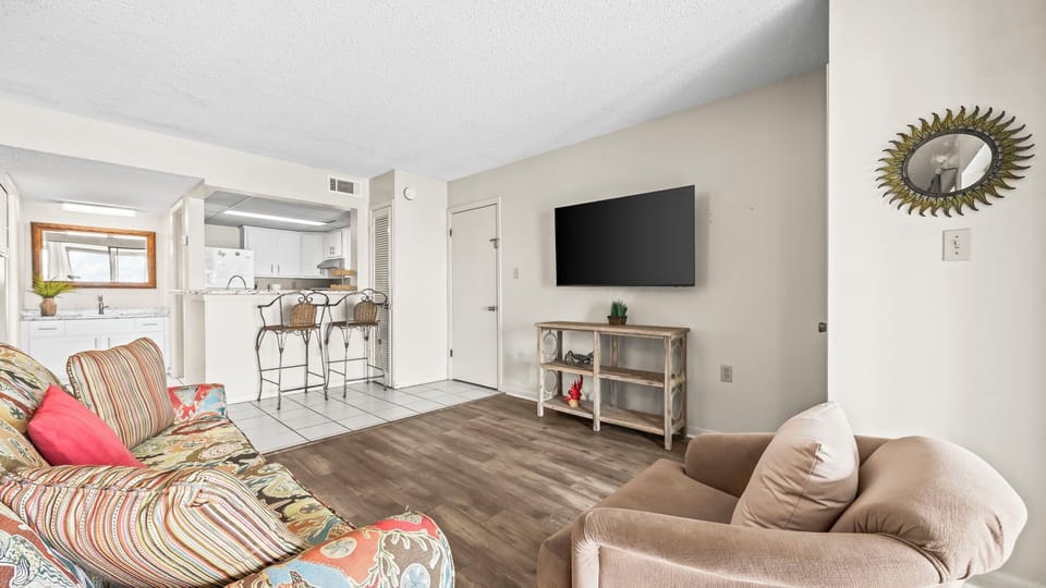 Gulf Tower 1C - Studio-style living.