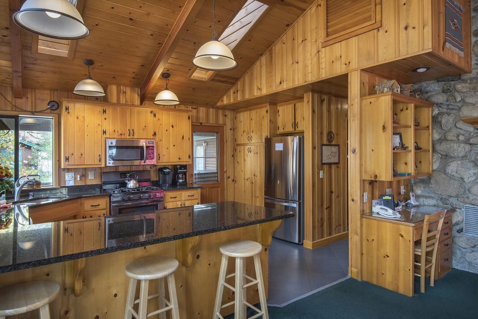 Kitchen and bar area