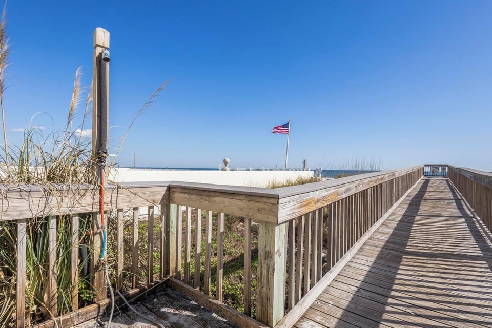 Caribbean Condo Outdoor Shower & Walkway to Beach