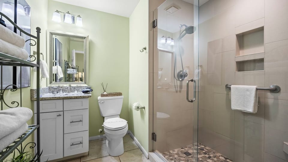 Sandpiper 10A Master Bath with Walk-In Shower