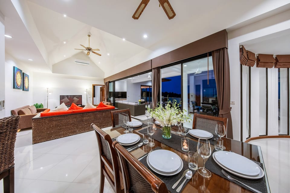 Sunny Banks: 4 Bed Sea View Villa