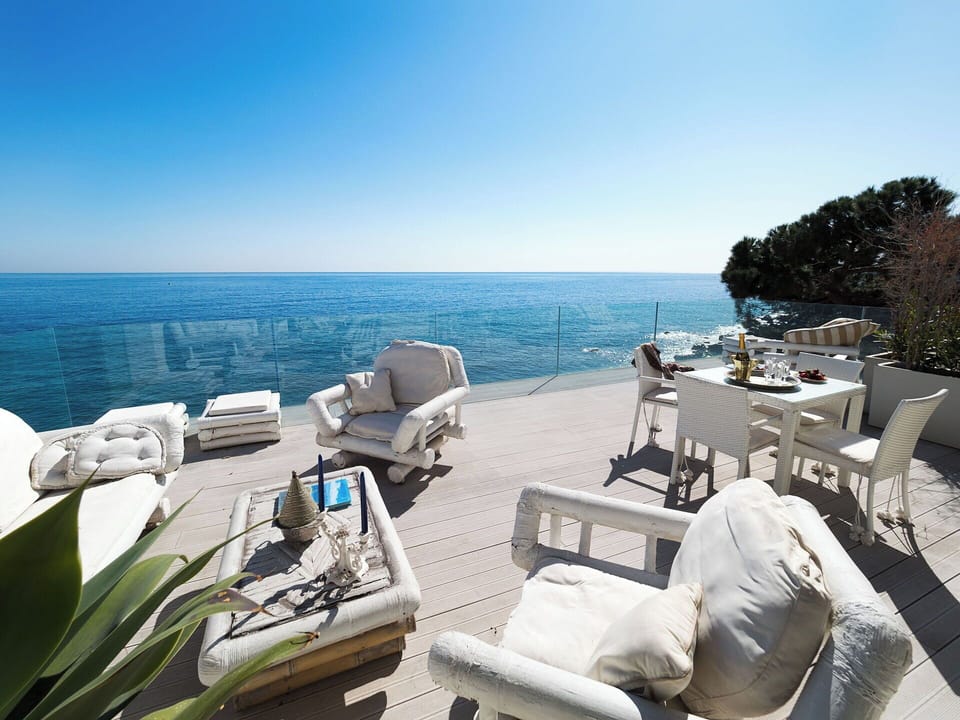 Balcony / Terrace / Patio