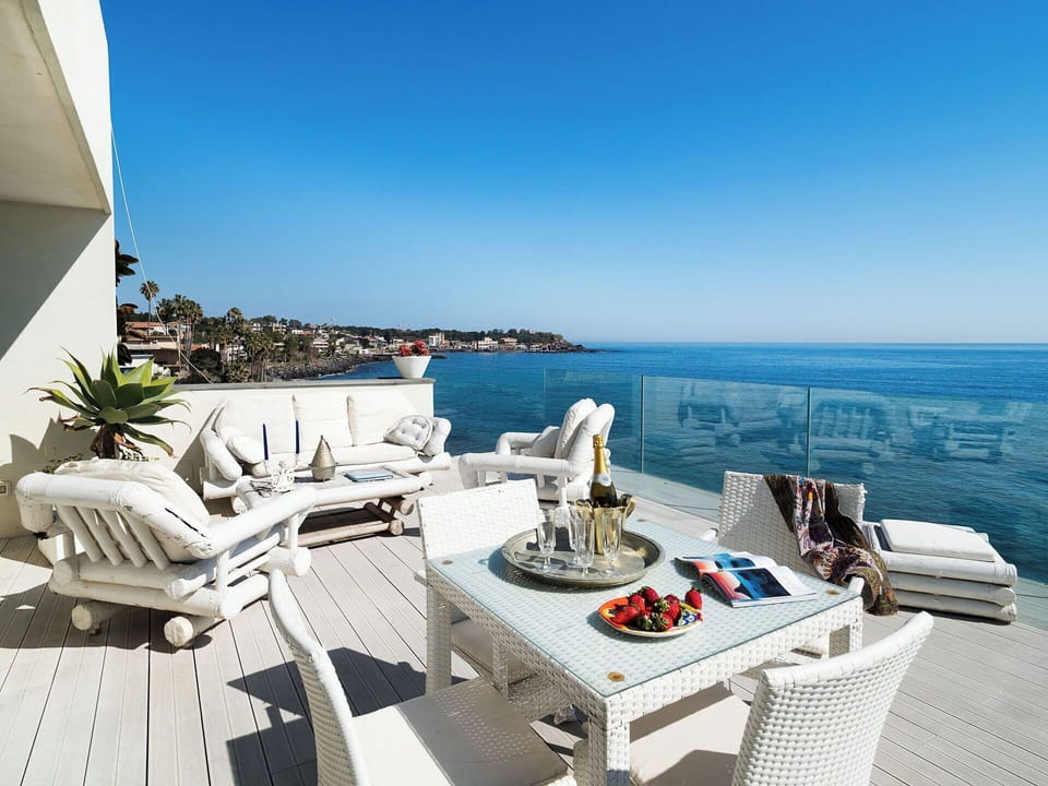 Panoramic terrace with sea-view