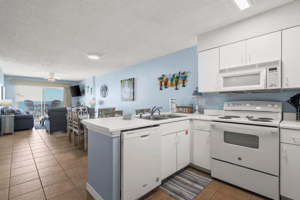 Royal Palms 705 Kitchen