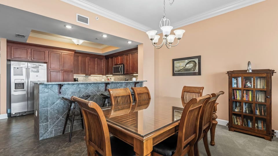 Phoenix Gulf Shores 1203 - Dining area