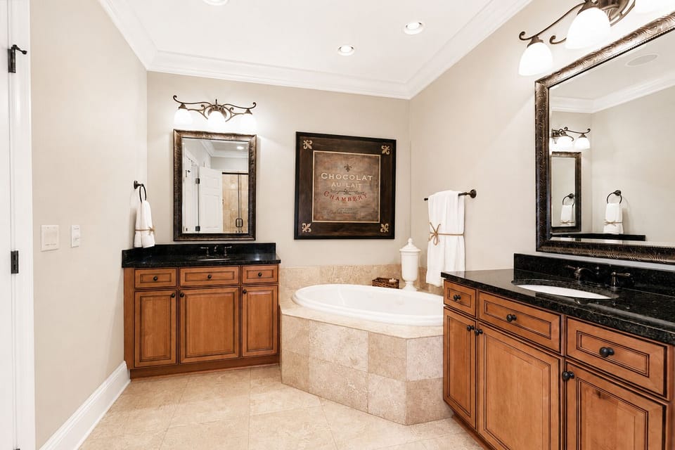 King master suite bath with shower and bathtub