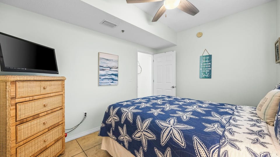 Caribbean 404 - Guest Bedroom
