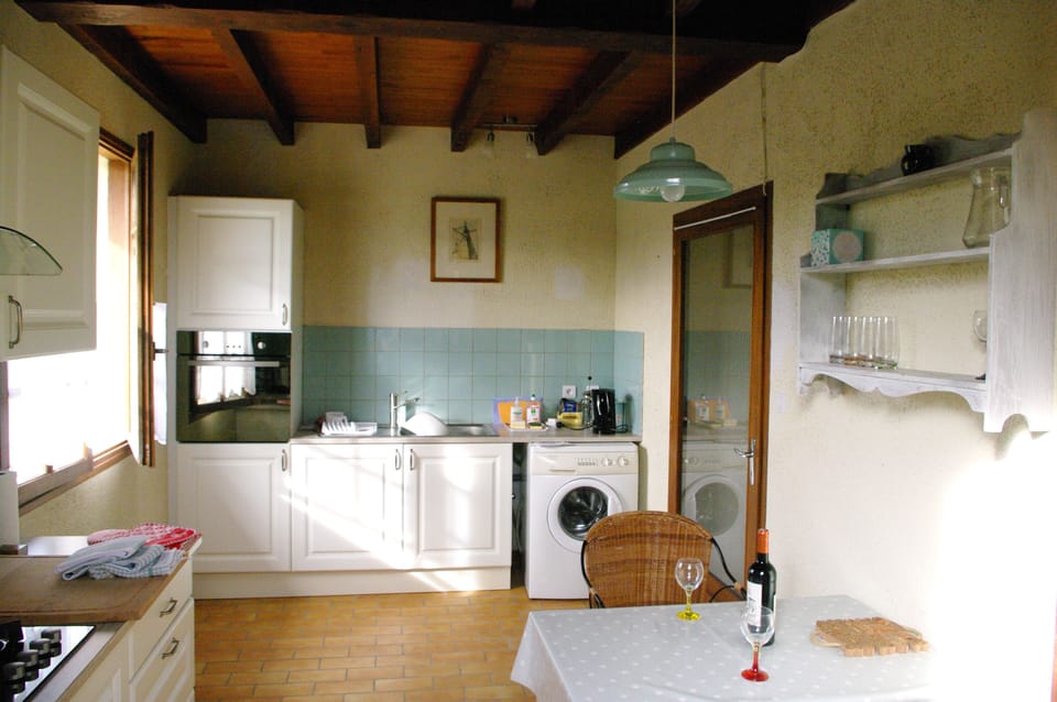 Kitchen and breakfast table
