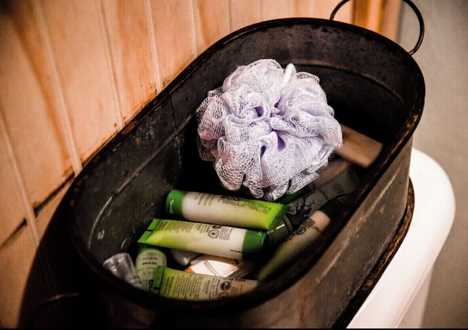 Bathroom amenities