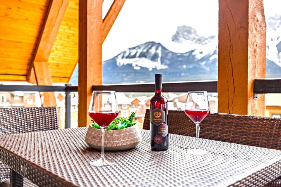 Enjoy a date in the mountains