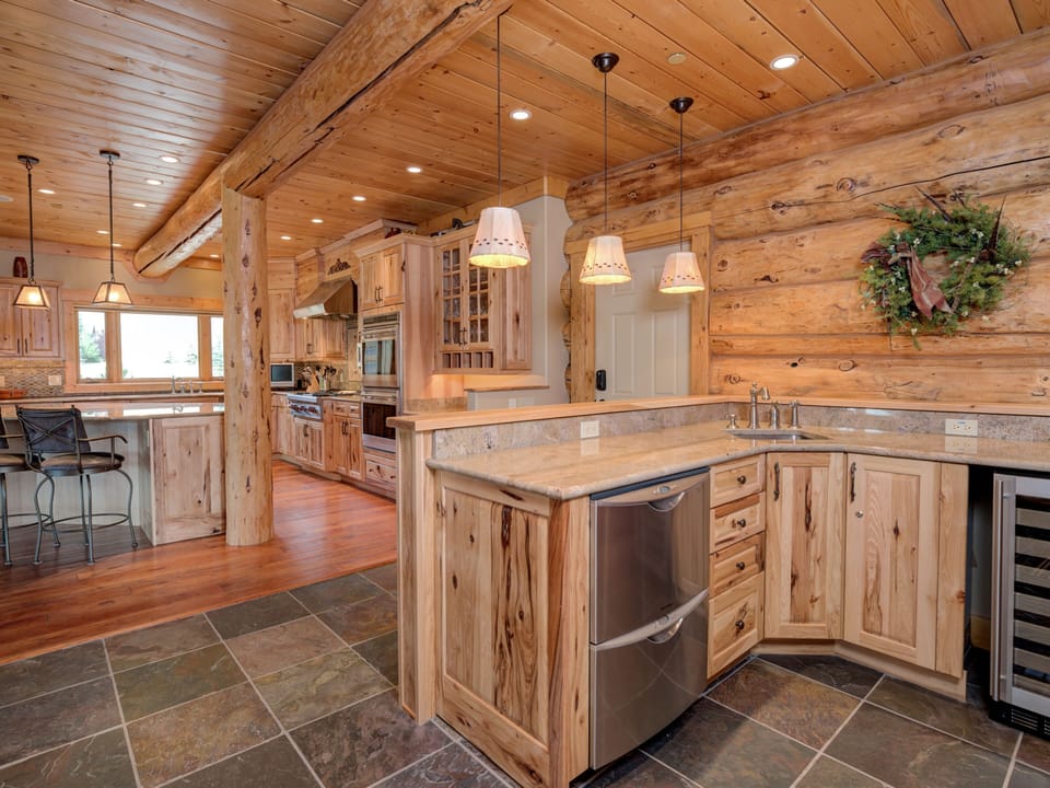 Red Feather Lodge, Kitchen, 2