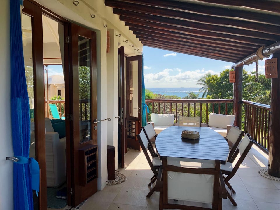 Fantastic balcony w/ ocean view and open space all around