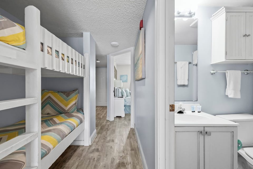 Royal Palms 503 Hallway Bunks
