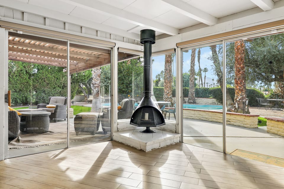 Entertaining area