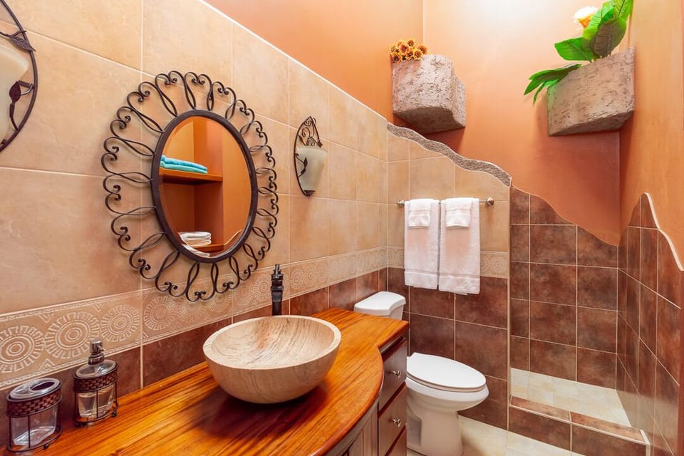 Master ensuite bathroom