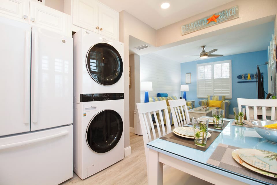 Dining area that comfortably seats the family. We also have a washer and dryer unit for your laundry needs.
